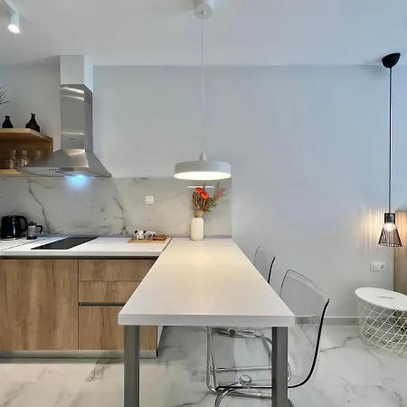 Apartamento Kono & *