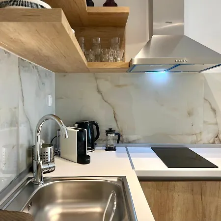 Kono & Διαμέρισμα